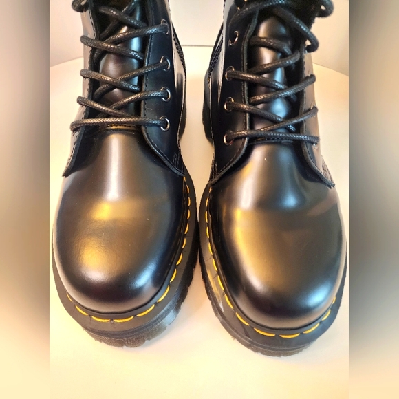 Dr. Martens Black Leather Boots for Men - Picture 15 of 16